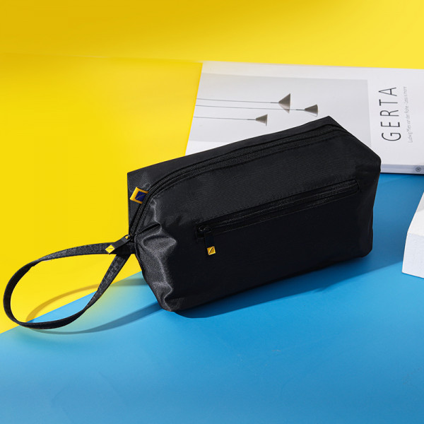 （超运·禾贸）英国蓝旅Travel Blue化妆盥洗袋340红色  便携洗漱包男士旅行出差洗护用品收纳包女士化妆包防泼水